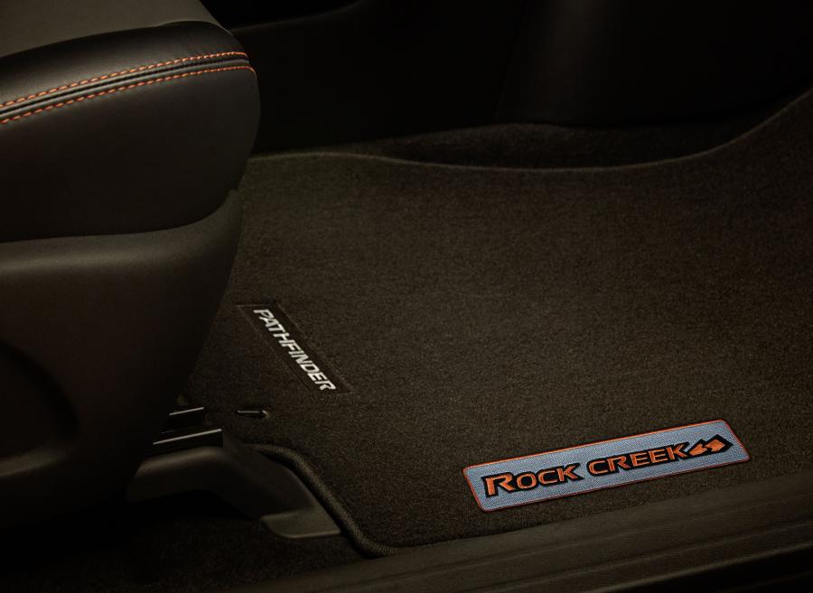 Детали интерьера Nissan Pathfinder Rock Creek (R52) 2019 года  (NA) (фото 24 из 40)